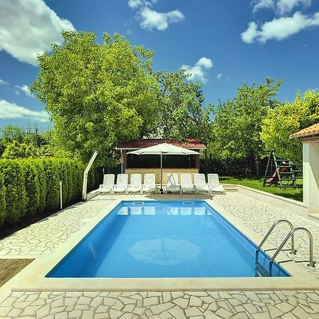 Villa Semy Pazin Luaran gambar