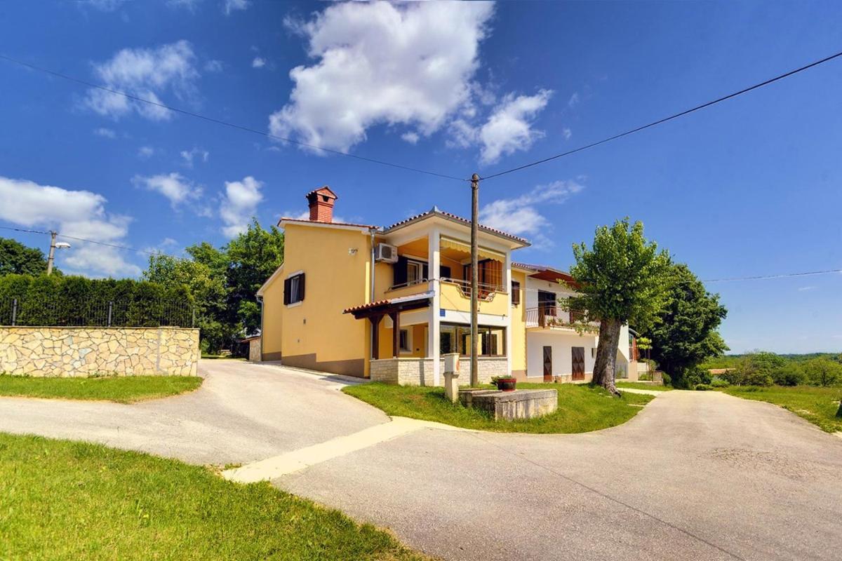 Villa Semy Pazin Luaran gambar