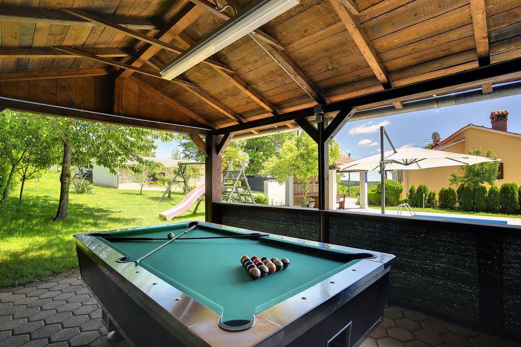 Villa Semy Pazin Luaran gambar